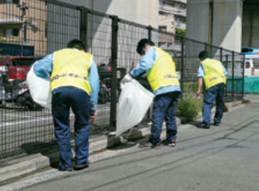 画像：道路清掃活動の様子